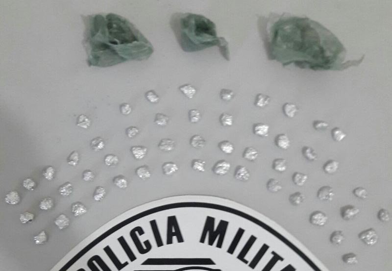 Rocam prende jovem com várias porções de crack