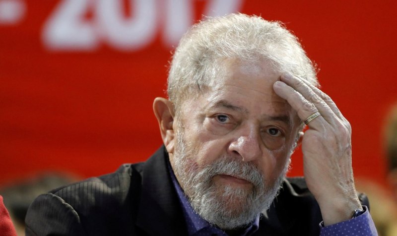 Lula é condenado a 12 anos de prisão