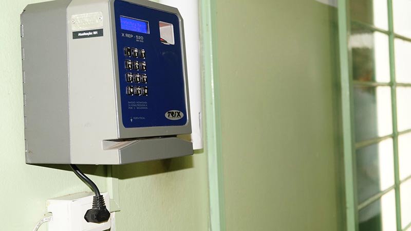 Secretaria Municipal de Saúde implanta ponto eletrônico em todas unidades