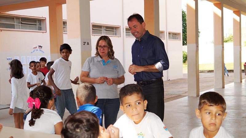 Volta às aulas na rede municipal: Mais de 5 mil alunos são recebidos nas unidades