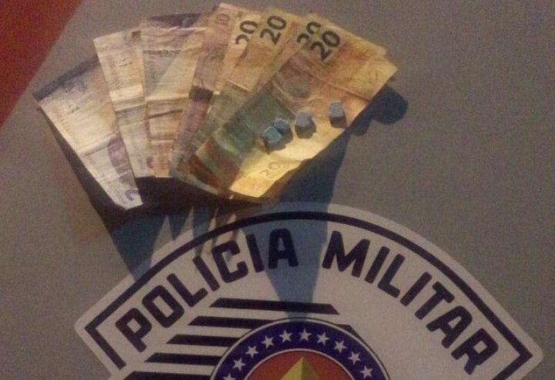 Jovem é detido com porções de ecstasy em festa