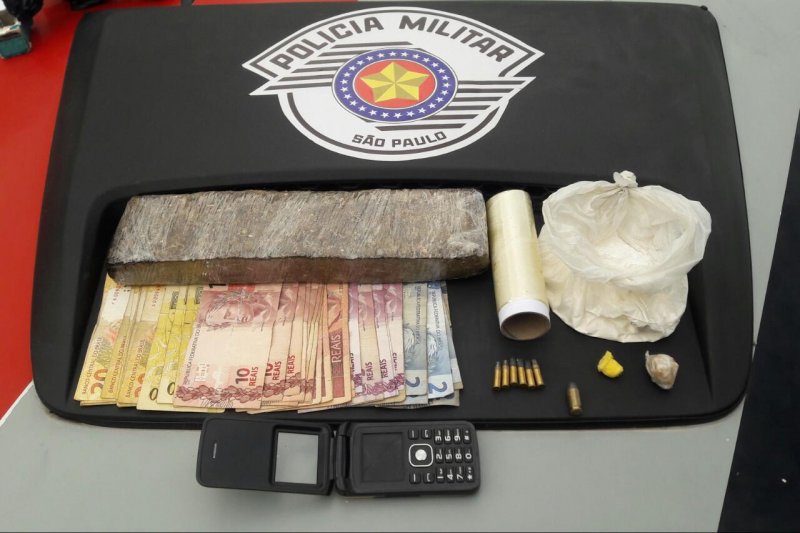 Pedreiro é preso com drogas e munições em Braúna