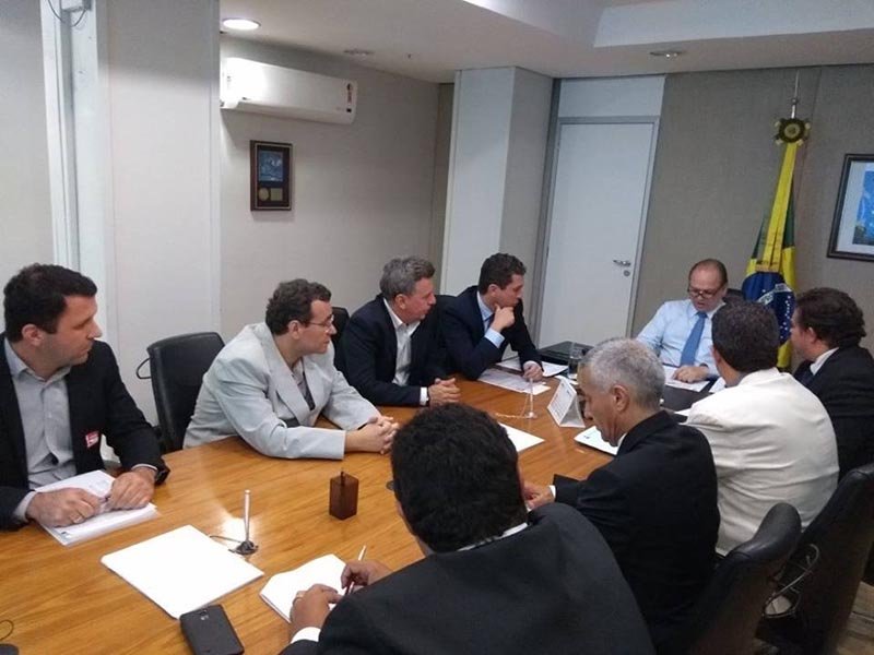 Prefeito reitera pedidos de Hospital Escola, UTI e UPA a Ministro da Saúde