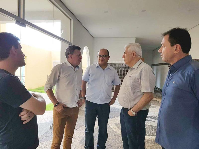Deputado Arlindo Chinaglia visita cidade e confirma recursos para equipamentos