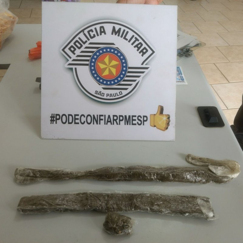 Jovem é flagrada tentando entrar com maconha em penitenciária