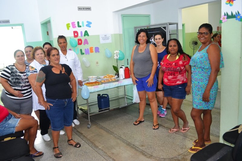 Equipe da UBS Silvia Covas comemora o Dia da Mulher
