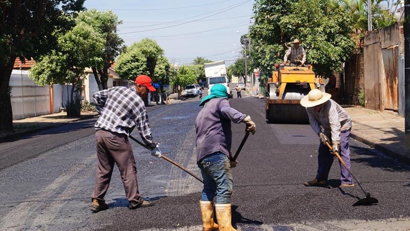 Avenida Minas Gerais recebe recapeamento asfáltico