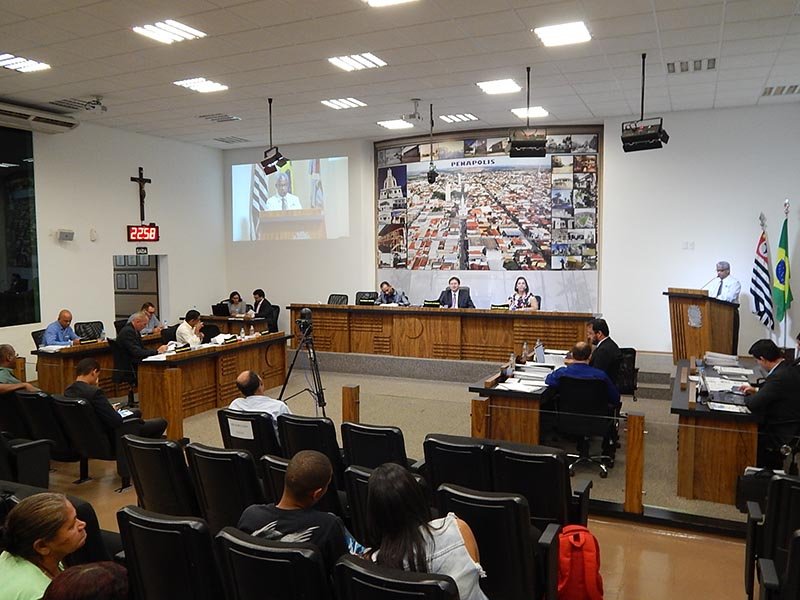 Licitações e pregões: Rejeitada em discussão final gratificação para servidores
