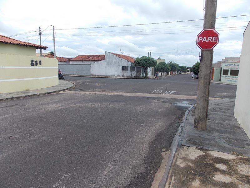 Estrutura de ruas: Moradores reclamam de sinalizações no Jardim do Lago