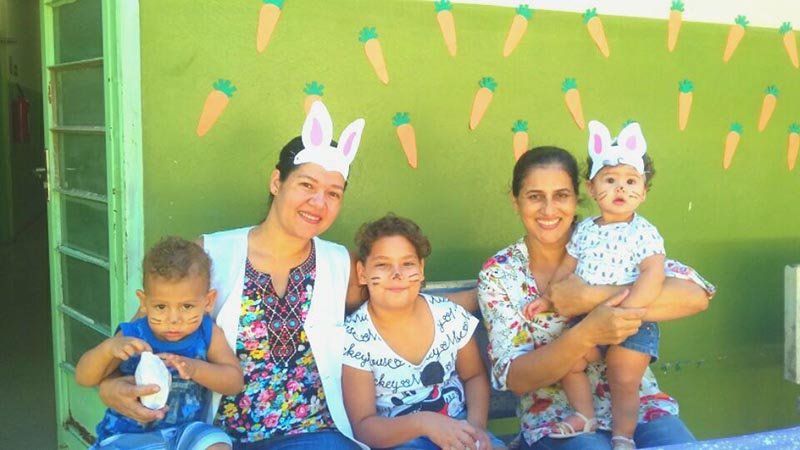 Crianças participam de ação comemorativa de Páscoa