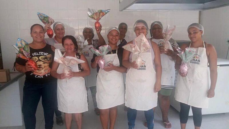 Centros de Referência da Assistência Social promovem oficina de ovos de Páscoa