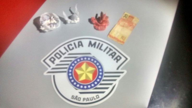 Adolescente é flagrado com cocaína e maconha no centro