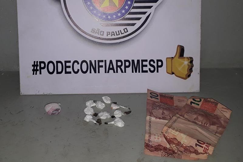 Jovem é flagrado com droga e confessa tráfico