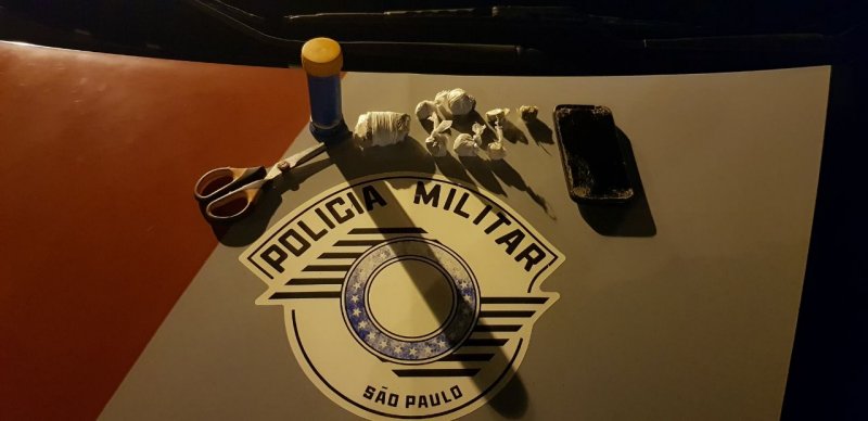 Jovem é preso ao ser flagrado com maconha