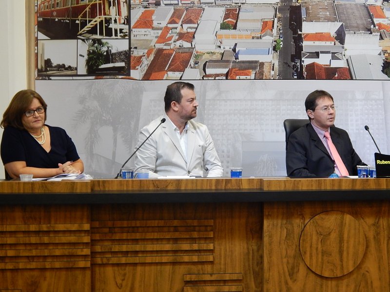 Câmara levanta informações sobre escolas estaduais