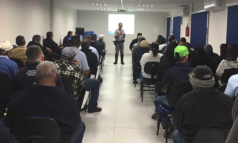 Maio Amarelo: Palestra sobre segurança no trânsito é realizada pelo Daep