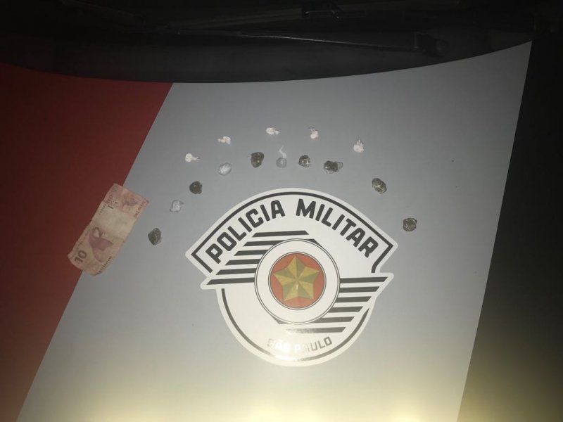Menor é flagrado com entorpecentes em sua casa