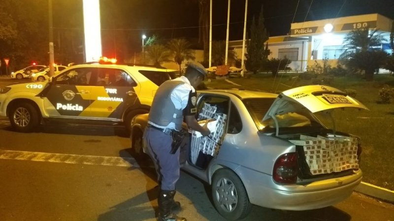 TOR: Policiais flagram homem contrabandeando cigarros