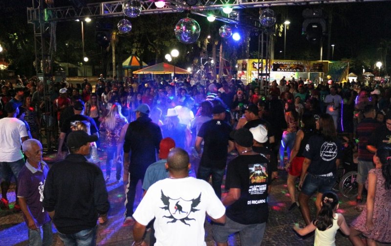 Mais uma edição do “Flashback” lota a praça Carlos Sampaio