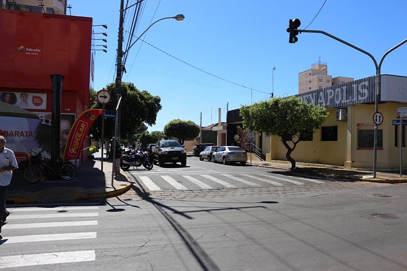 Trânsito na avenida Antonio Define será alterado na segunda-feira
