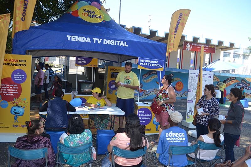 Caravana leva informação sobre o sinal da TV Digital