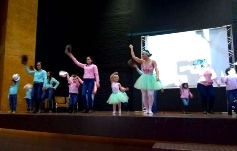 Mais um dia de atividades diversificadas na Semana do Bebê