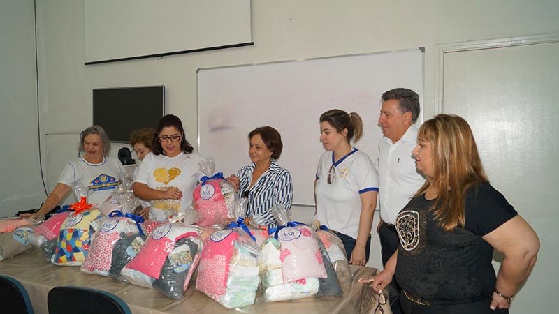 Santa Casa: ASR doa kits de maternidade ao hospital