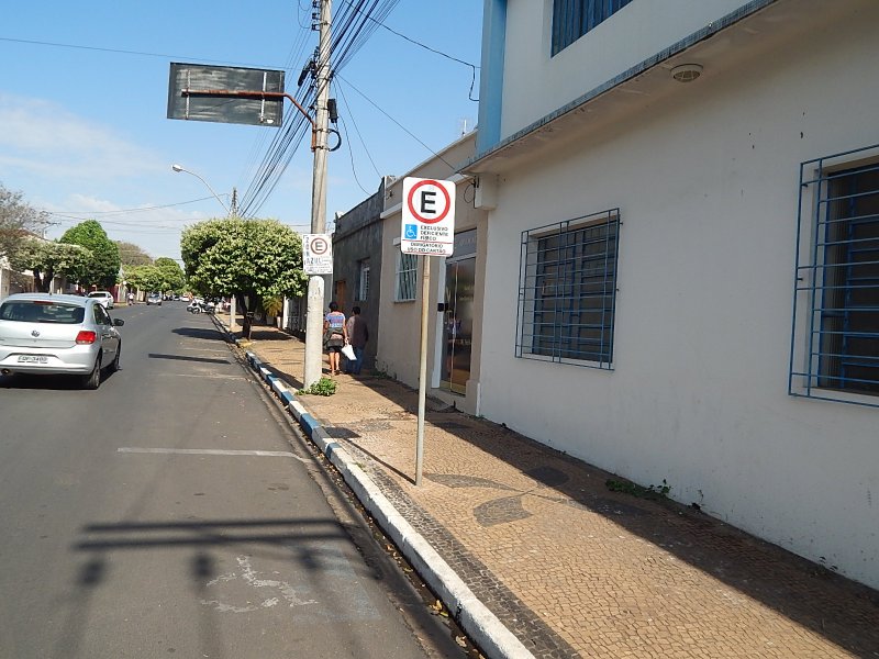 Retirado de pauta projeto que limitava tempo de isenção na zona azul para idosos e deficientes