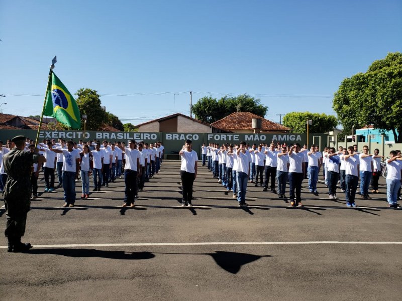 Tiro de Guerra de Penápolis realiza dispensa de atiradores