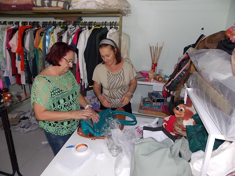 Lactário promove brechó para manter seus trabalhos