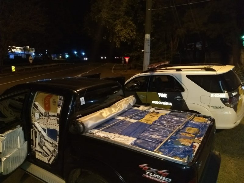 Flagrante: Jovem é preso com caminhonete recheada de cigarros