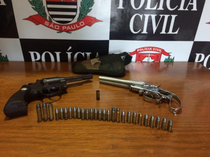 Plantão Policial: Ex-vereador é preso com armas
