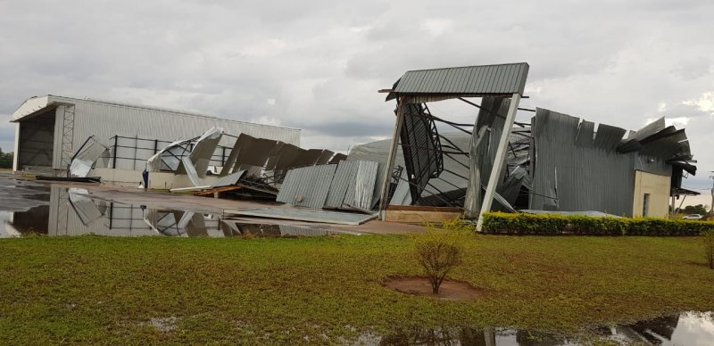 Chuva e vento forte causam estragos em Penápolis