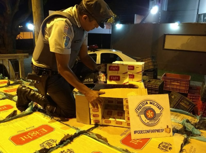 PM Rodoviária prende dupla contrabandeando cigarros