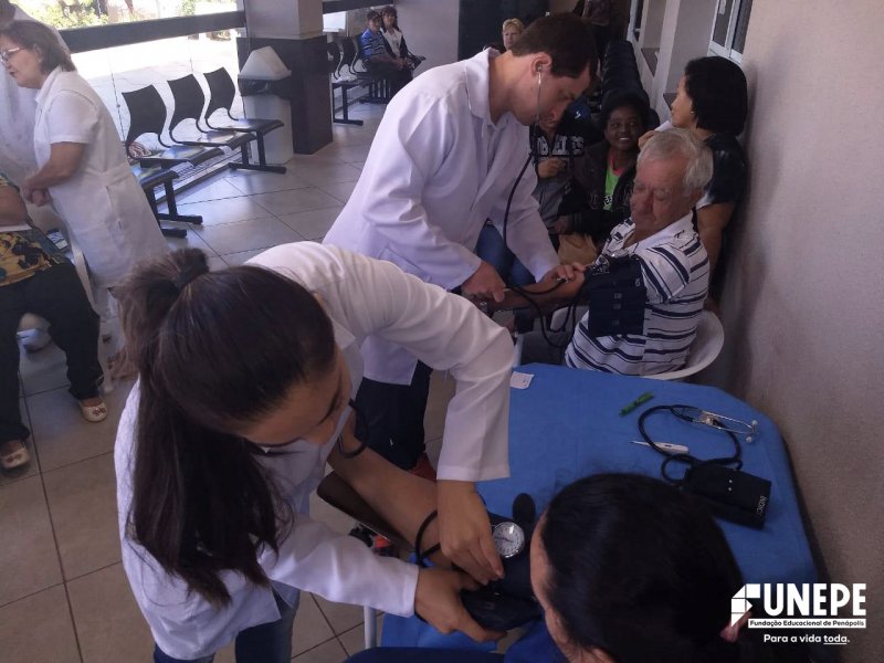Funepe abre matrícula para curso de Auxiliar e Técnico em Enfermagem