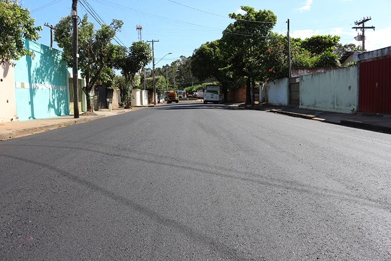 Jardim Eldorado: Avenida David Vicente da Silva recebe recapeamento