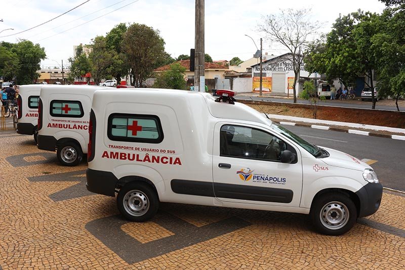 Veículos são entregues a Apae, Central de Ambulância e Pronto Socorro