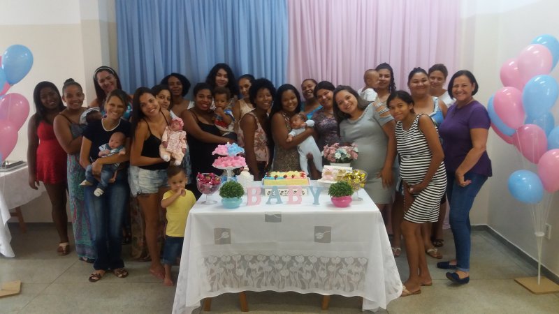 Cras do bairro Planalto encerra grupo de gestantes com chá de bebê
