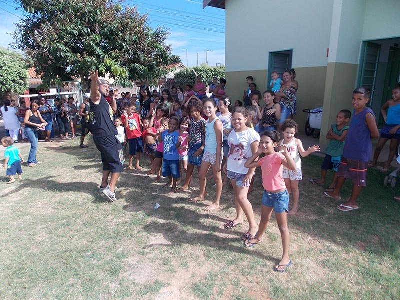 Crianças do bairro Silvia Covas ganham festa na UBS