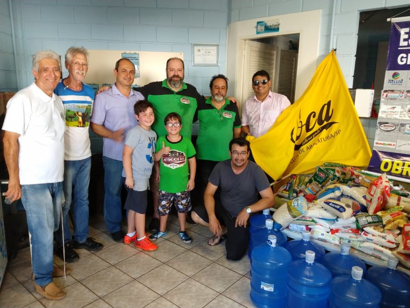 Encontro de carros antigos em Araçatuba arrecada seis toneladas de alimentos