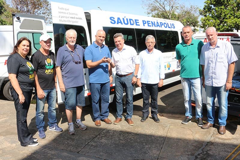 Novos veículos são entregues para o transporte de pacientes