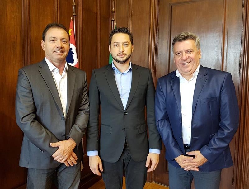 Rotatória da Arnaldo Covolan: Prefeito e vice se reúnem com secretário estadual para liberação de convênio