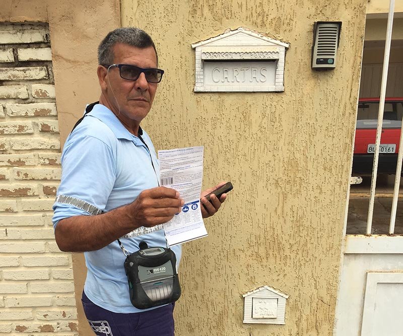 Taxa de coleta de lixo começa ser entregue pelo Daep