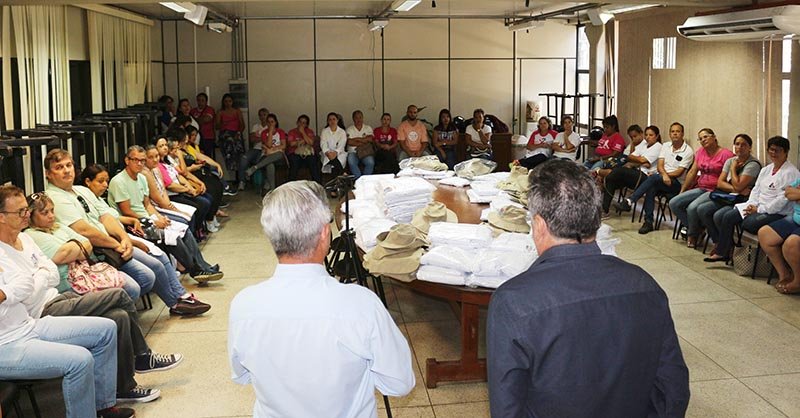 Saúde: Agentes recebem novo uniforme e reajuste salarial