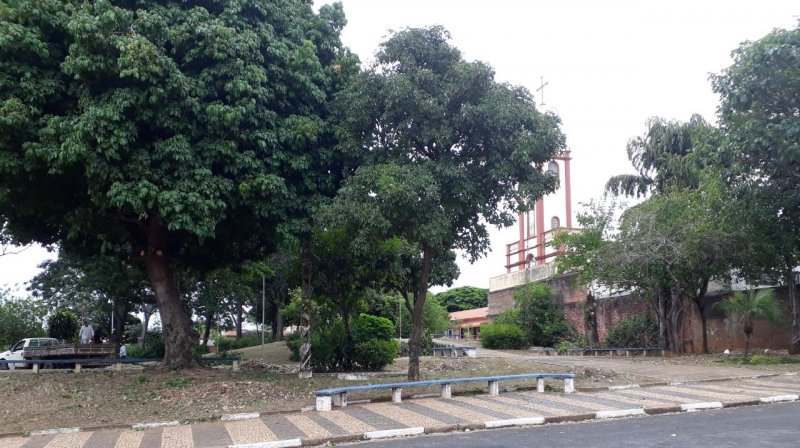 Secretaria da Agricultura realiza força tarefa de limpeza em praças
