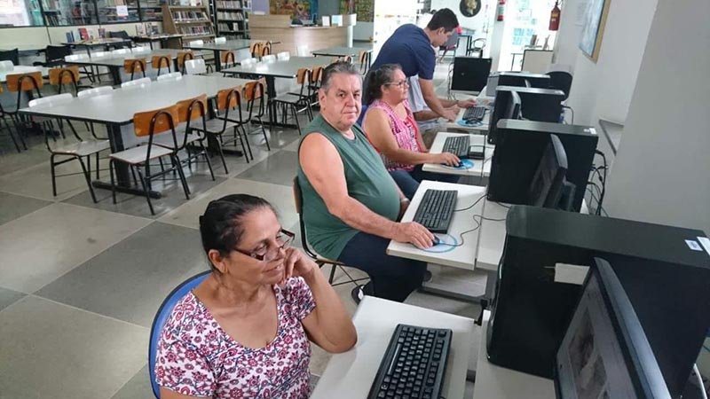 Idosos podem se inscrever para curso de informática