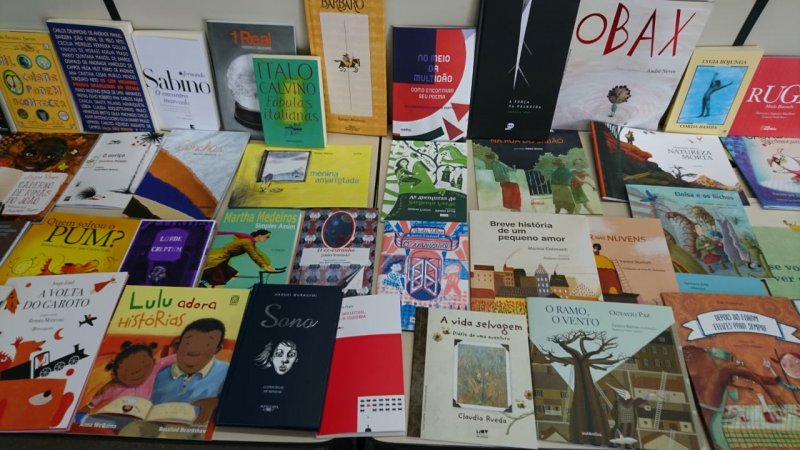 Biblioteca recebe livros da Fundação Itaú Social