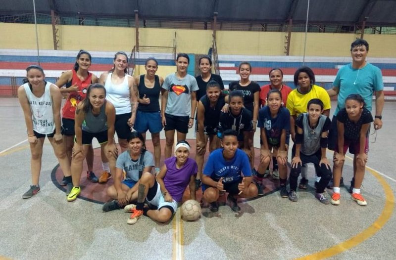 Escolinha de futsal é opção para prática esportiva em Penápolis
