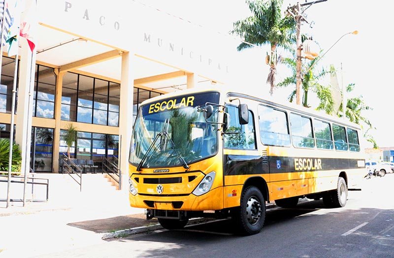 Educação: Prefeitura recebe mais um ônibus escolar para a frota