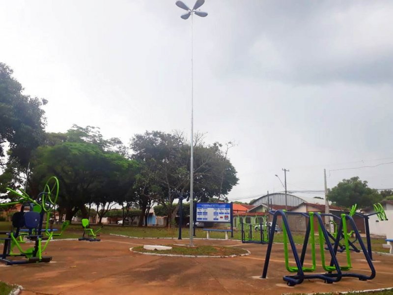 Entregue iluminação e academia da Praça Sebastião Nogueira